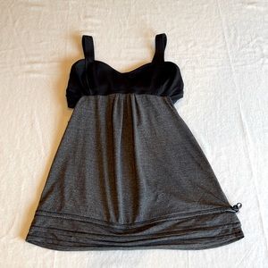 Lulu tank with attached sports bra Size 6